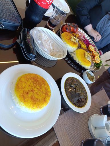 عکس رستوران نرگس خاتون