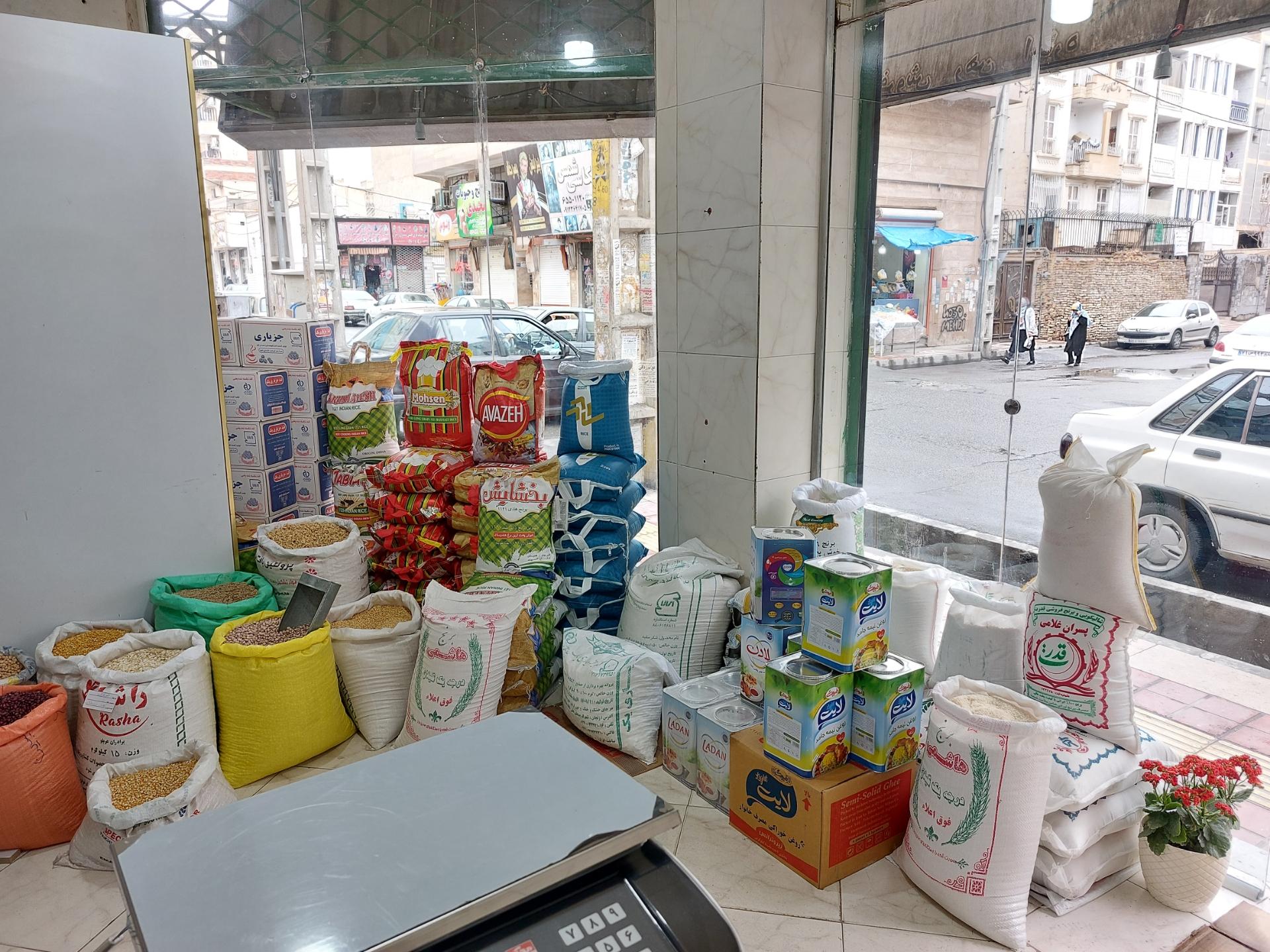 عکس خوار و بار رستم پور