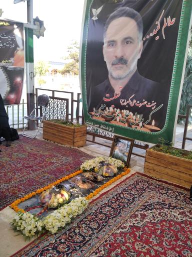 عکس مزار کربلایی علی عزت‌نشان
