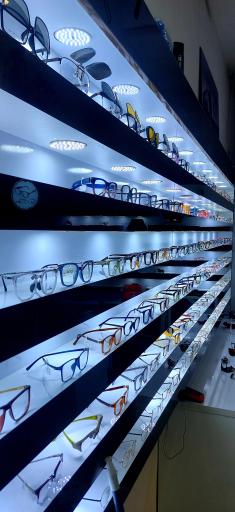 عینک دکتر اپتیک