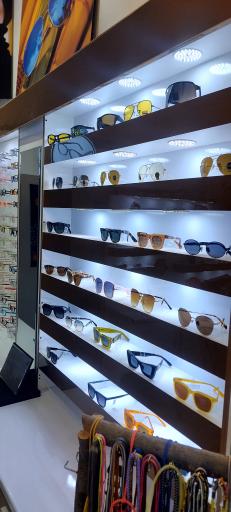 عکس عینک دکتر اپتیک