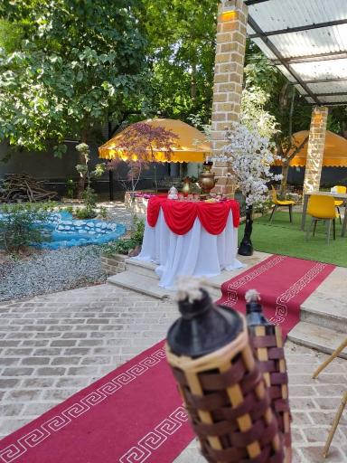 عکس کافه باغ آوای باران