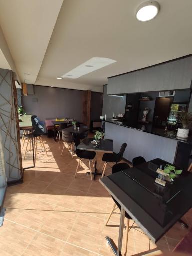 عکس کافه آن