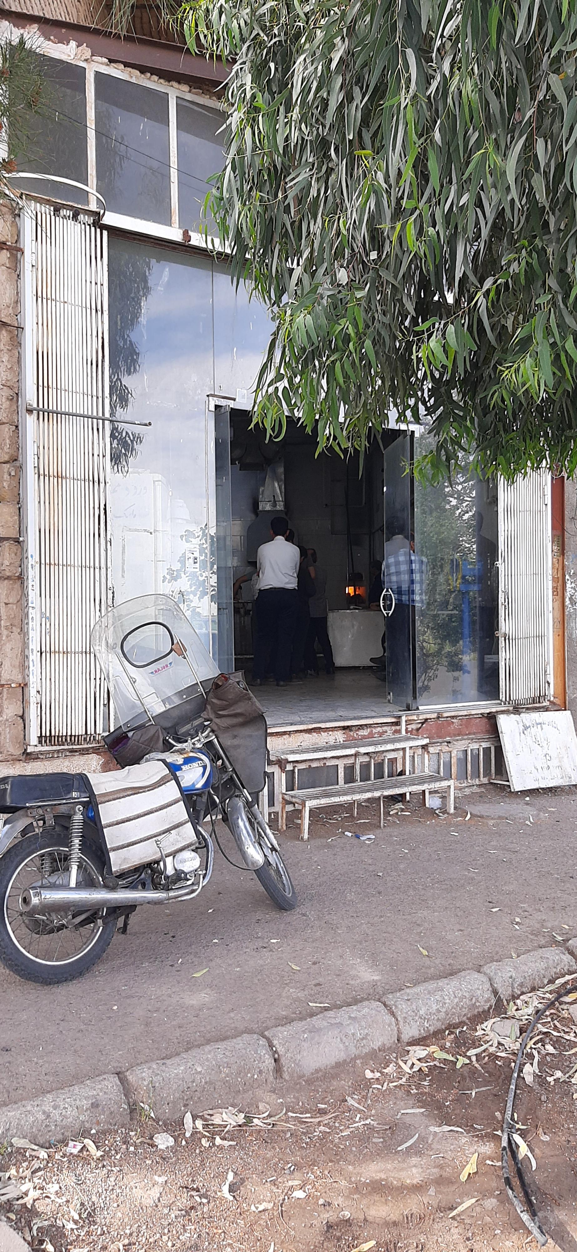 عکس نانوایی سنگک