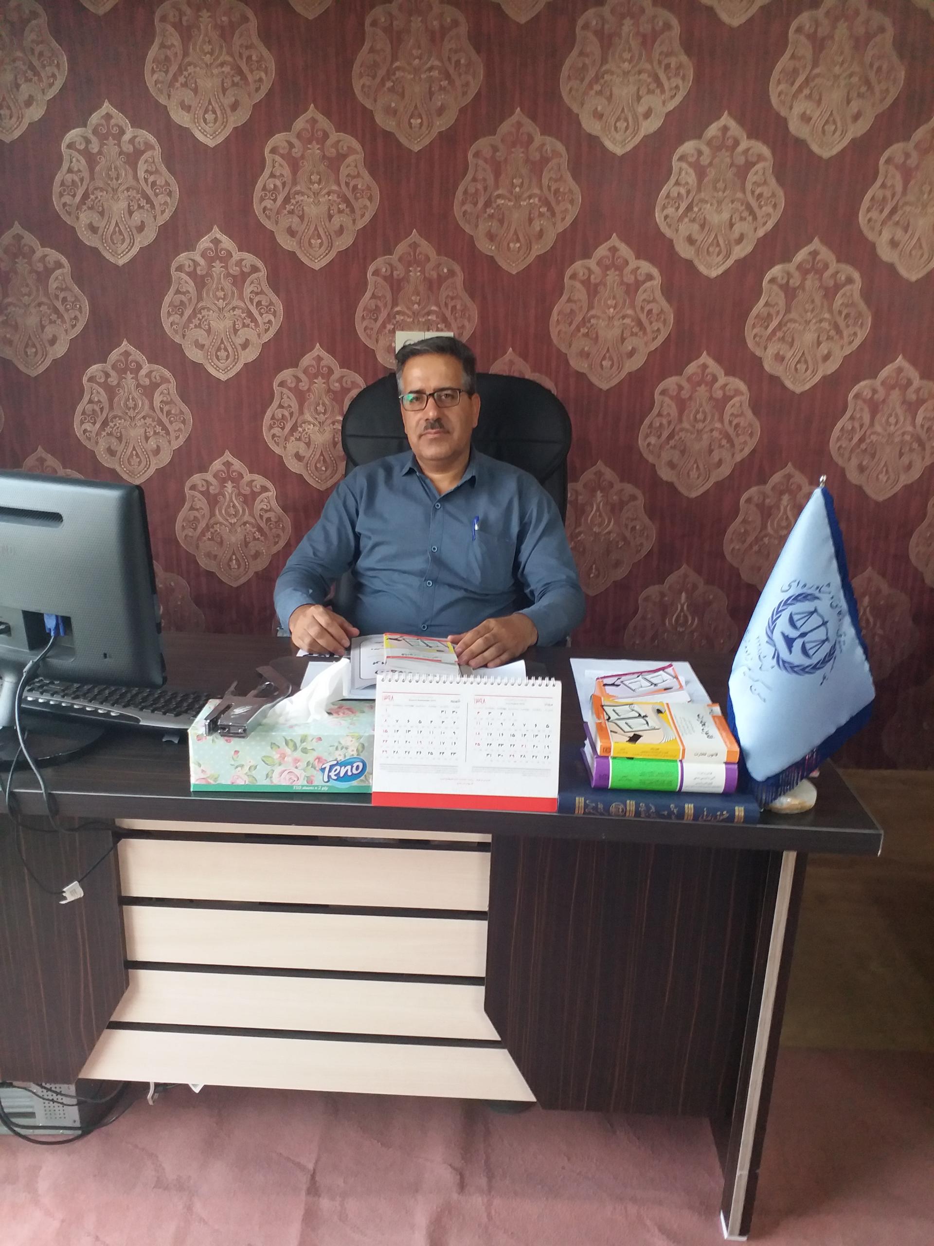 عکس دفتر حقوقی حسن کریم زاده زیناب