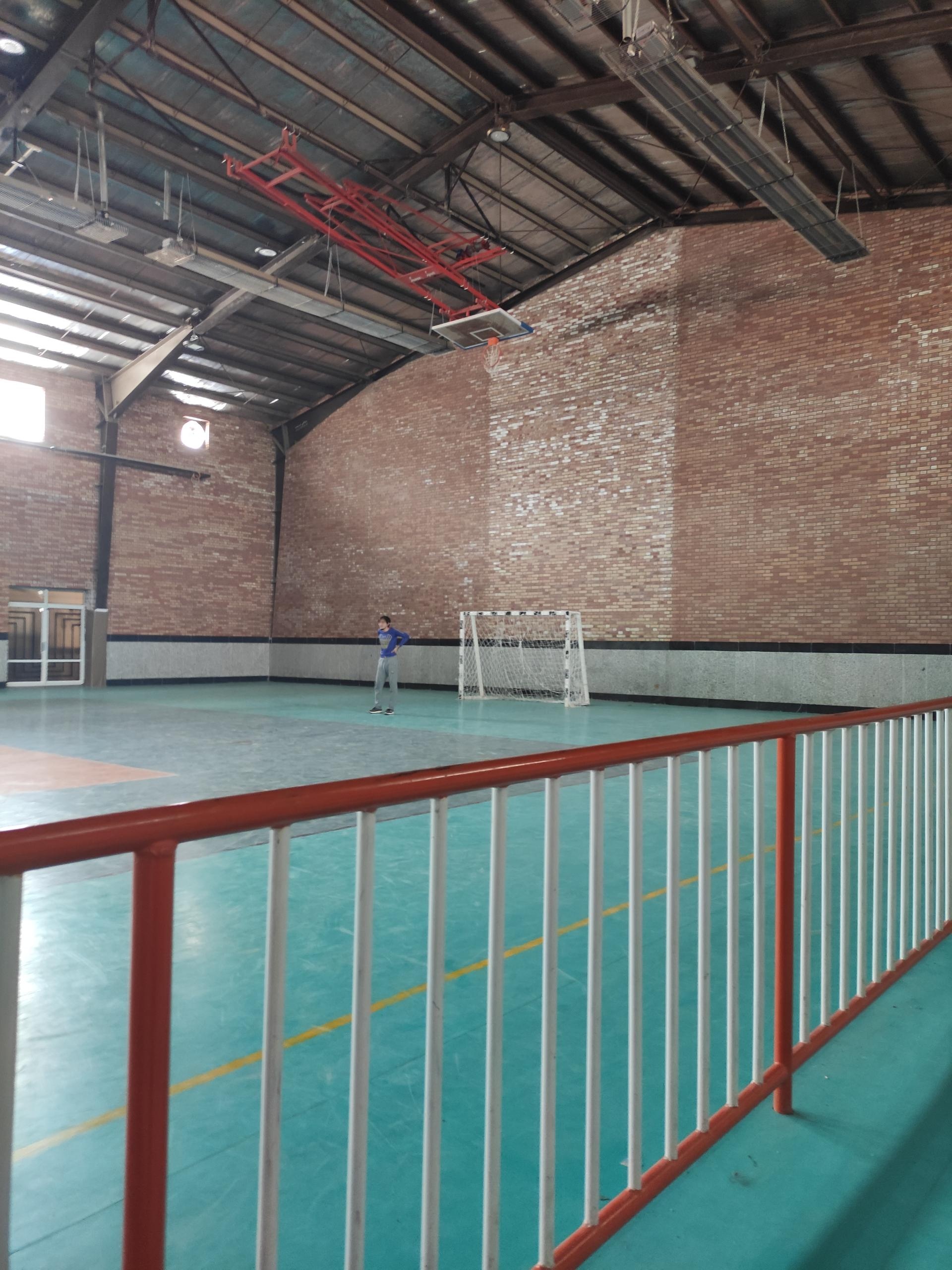 عکس سالن ورزشی دانشگاه بزرگمهر قاینات