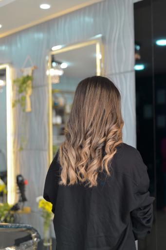 عکس مرکز  تخصصی رنگ و کراتین افسانه اصفهانکی