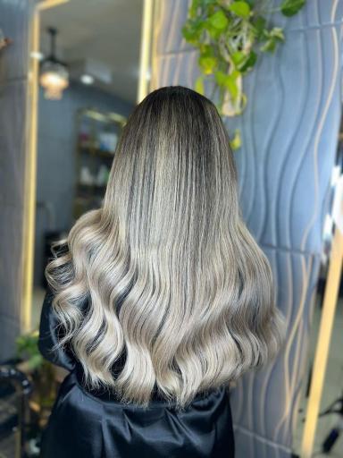 عکس مرکز  تخصصی رنگ و کراتین افسانه اصفهانکی