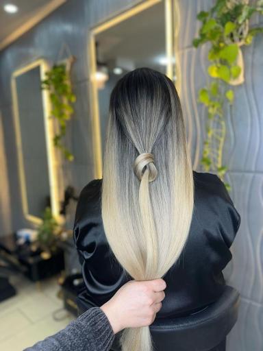 عکس مرکز  تخصصی رنگ و کراتین افسانه اصفهانکی