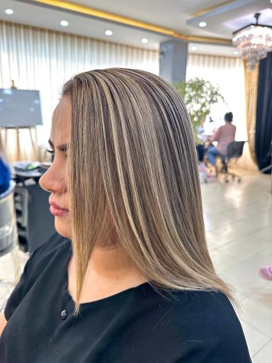 عکس مرکز  تخصصی رنگ و کراتین افسانه اصفهانکی