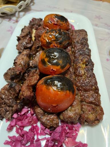 عکس سفره خانه سنتی تی تی پل