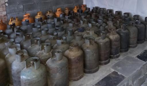 عکس شارژ پیک نیک و سیلندر کاز مایع اعتماد