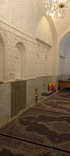 عکس آرامگاه پروین اعتصامی