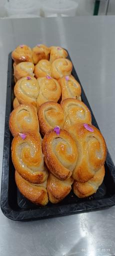 عکس نان و شیرینی عطرین