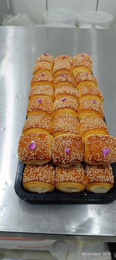 عکس نان و شیرینی عطرین