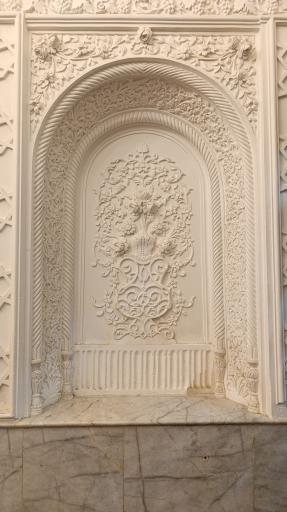 عکس آرامگاه پروین اعتصامی