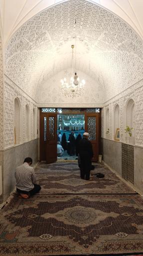 عکس آرامگاه پروین اعتصامی