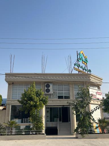 عکس انبار کاشی و سرامیک ذبیحی