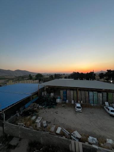 عکس انبار کاشی و سرامیک ذبیحی