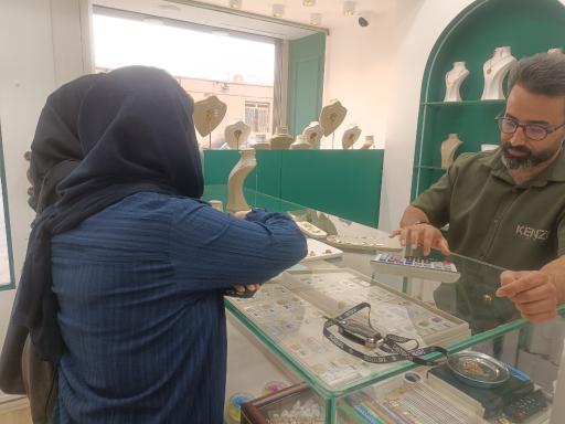 عکس طلا فروشی زیور آلات رز گلد