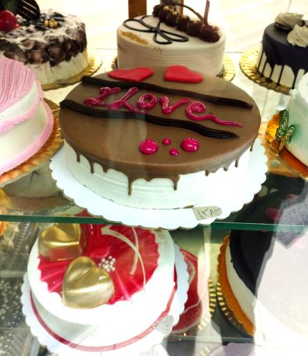 عکس شیرینی فروشی ولی عصر