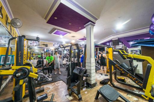 عکس باشگاه ورزشی کیاپارس(آقایان-بانوان)