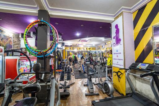 عکس باشگاه ورزشی کیاپارس(آقایان-بانوان)