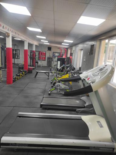 عکس باشگاه بدنسازی و سالن فانشکنال تاکتیک فیت