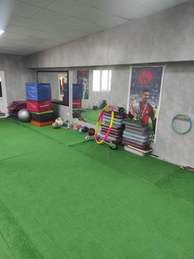 عکس باشگاه بدنسازی و سالن فانشکنال تاکتیک فیت