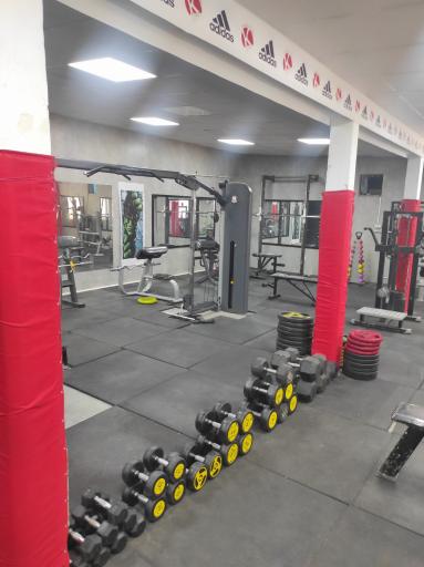 عکس باشگاه بدنسازی و سالن فانشکنال تاکتیک فیت