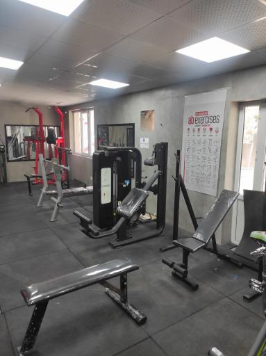 عکس باشگاه بدنسازی و سالن فانشکنال تاکتیک فیت