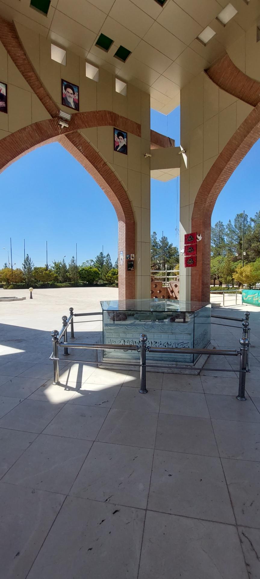 عکس قبور مطهر شهدای گمنام