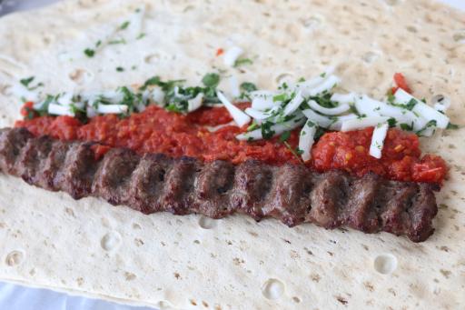 عکس لقمه کباب مستر لقمه 