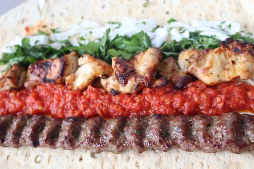 عکس لقمه کباب مستر لقمه 