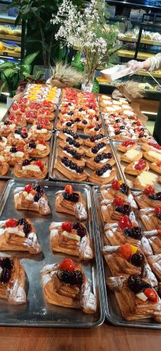 عکس قنادی نان و شیرینی روز 