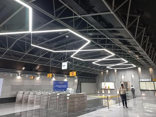 عکس ورودی مترو میدان کتاب