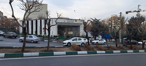 عکس ورودی مترو میدان کتاب