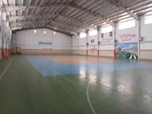 عکس سالن ورزشی آدینه