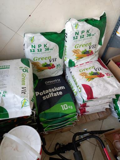 عکس خدمات کشاورزی کیلینیک  و داروخانه گیاه پزشکی همراه کشاورز