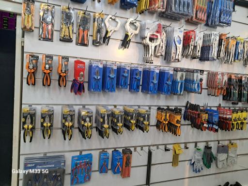 عکس لوازم ساختمانی و ابزارفروشی نیما