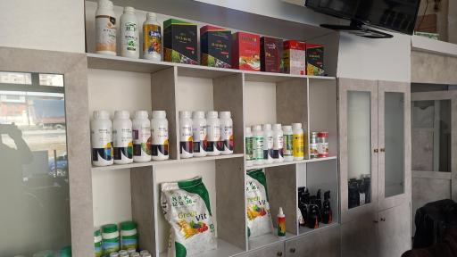 خدمات کشاورزی کیلینیک  و داروخانه گیاه پزشکی همراه کشاورز