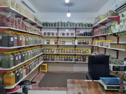 عکس ادویه فروشی دنیای ادویه 