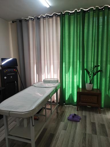 عکس کلینیک پوست و مو لیزر سدروس