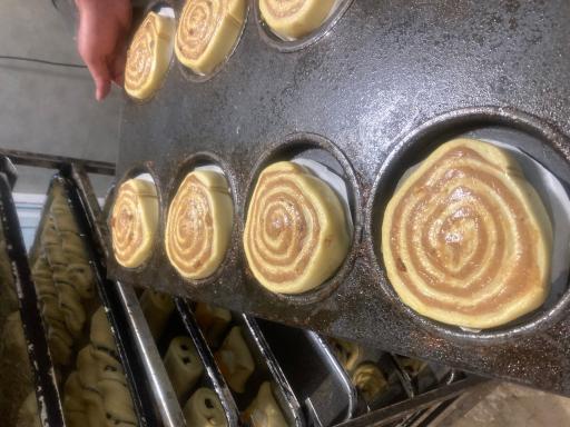 عکس کافه نان و شیرینی گوجه سبز