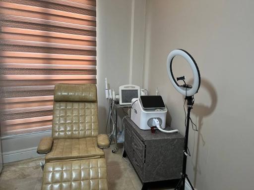 عکس مطب دکتر فرشته طاهر پوست و مو و زیبایی