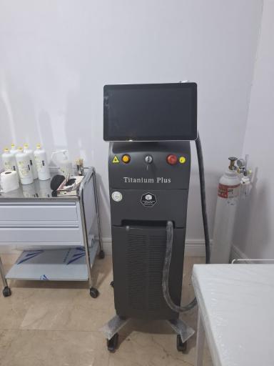 عکس مطب دکتر فرشته طاهر پوست و مو و زیبایی