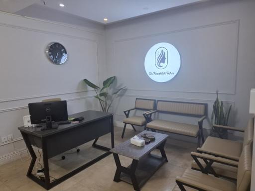 عکس مطب دکتر فرشته طاهر پوست و مو و زیبایی