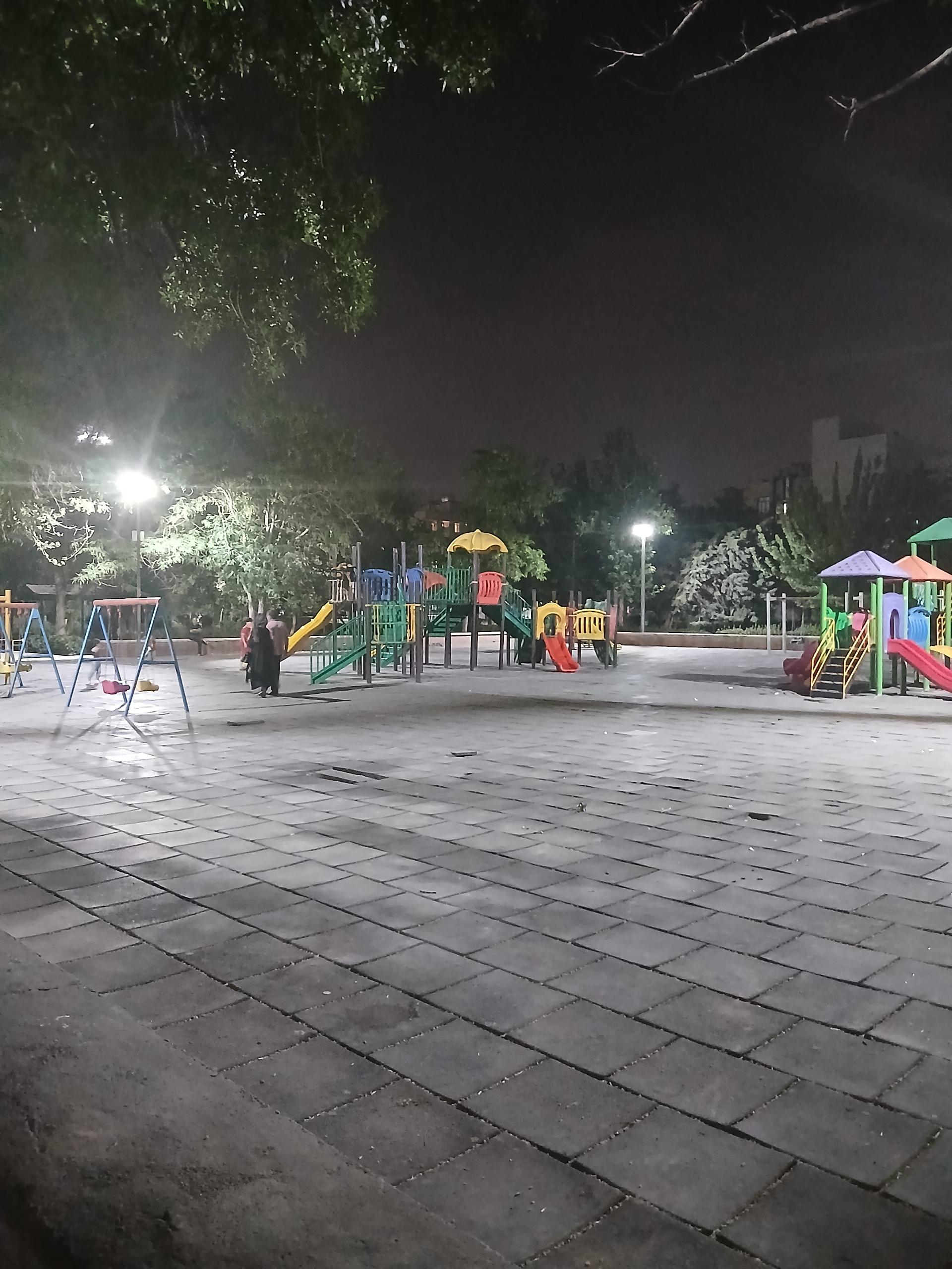 عکس زمین بازی کودکان