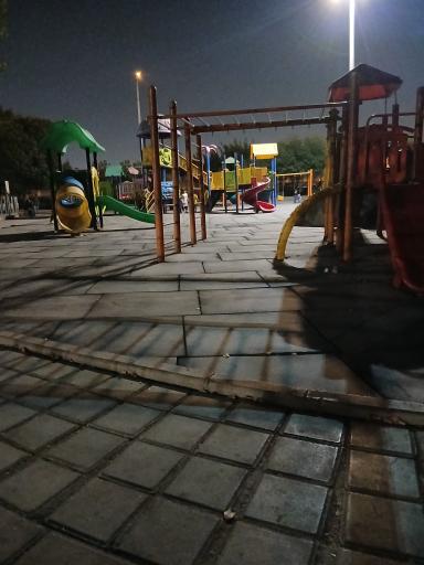 عکس زمین بازی کودکان