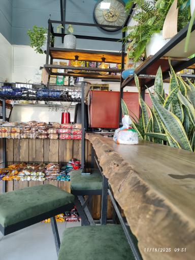 عکس کافه شه وین